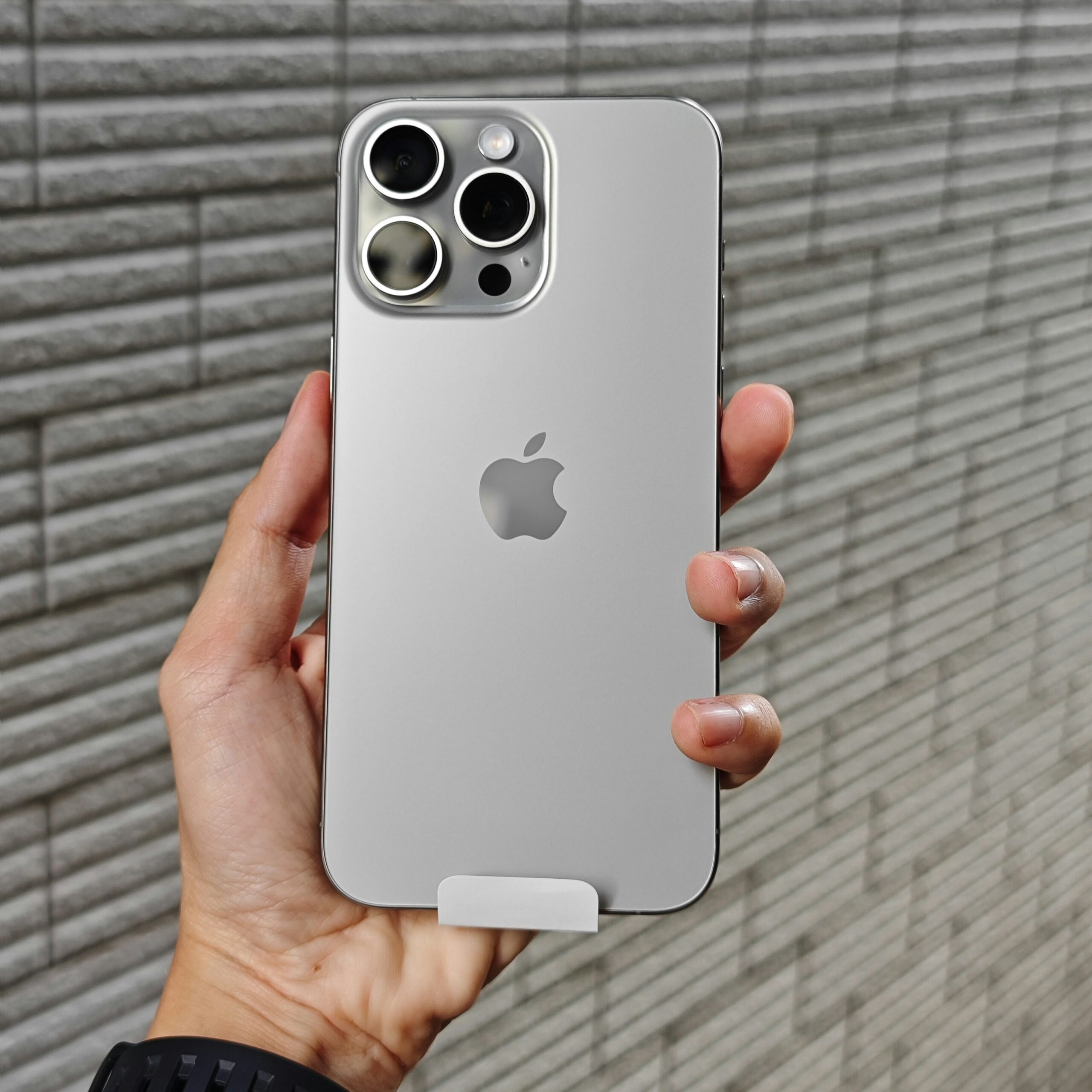 i phone 15 - Image 2